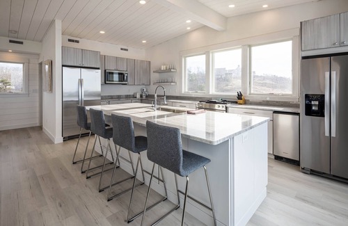 Wellfleet House | Bayview Modern, New Build 2021 overlooking the Bay, Steps away from Fisher beach