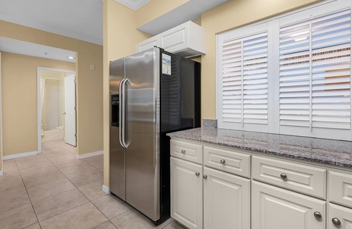 Fort Walton Beach Condo | Bayview Penthouse Condo w/ Lazy River Lagoon Pool
