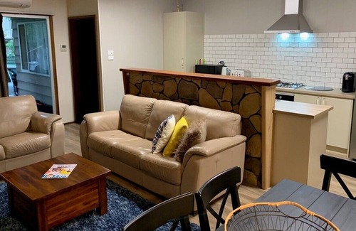 Goughs Bay House | Bayview Retreat - Enjoy watersports at Lake Eildon