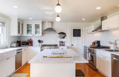 Langley House | Bayview Together Farm by AvantStay | A+ Location
