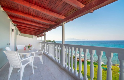 Amoudi Apartment | Baywatch 3 on the water