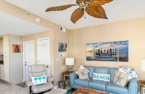 Treehouse House | Baywatch at Pensacola Beach!