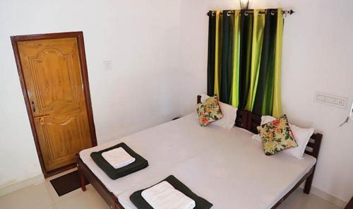 Sea View Ward Resort | Baywatch Beach Resort