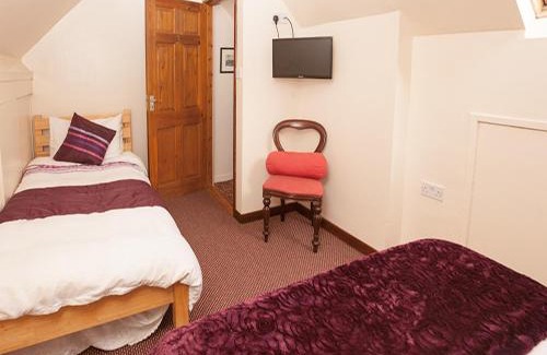 Dingle House | Baywatch Inn