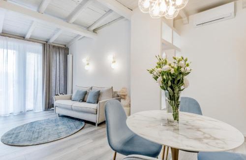 Trastevere Apartment | BBHOME Design suite Apartment over Trastevere district