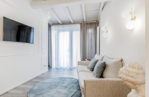 Trastevere Apartment | BBHOME Design suite Apartment over Trastevere district