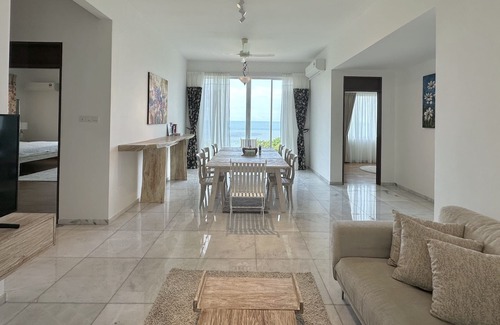Tanjung Bungah House | BBQ at your own yard with full sea view - 2 mins from the beach!