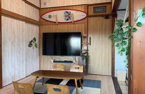 Shirako House | BBQ on the terrace, 5-minute walk to the sea, private surf house