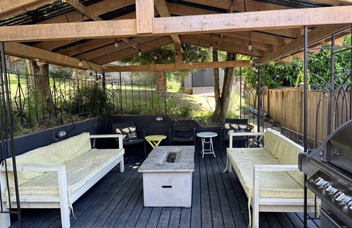 Langley House | BBQ's and Mountain Views