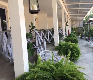 Pak Nam Pran Bed & Breakfast | BC Summer Beach