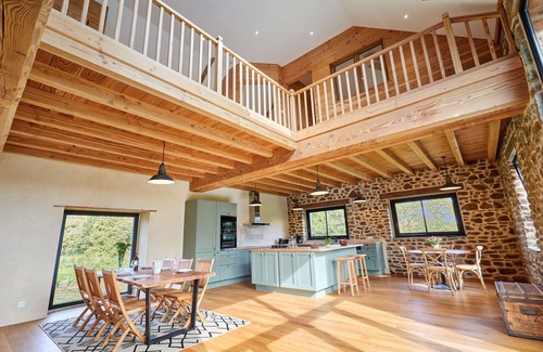 Saint-Aubin-de-Terregatte House | Beautiful private villa for 6 people with WIFI, TV, terrace, pets allowed and parking