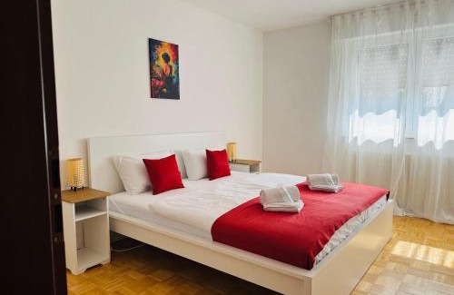 Rhein-Erft-Kreis District Apartment | Be like your home! Familienhaus mit Garten & Netflix, Phantasialand nah