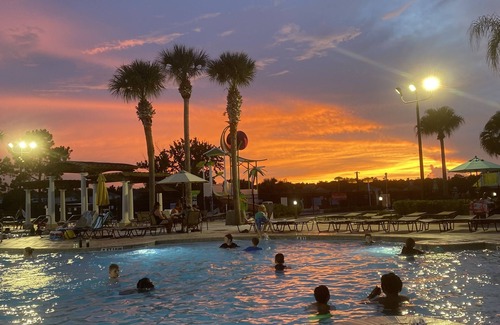 Windsor Hills Condo | Be our Guest - 3 bedroom, sleeps 7 + Condo w/pool view by Disney and Universal