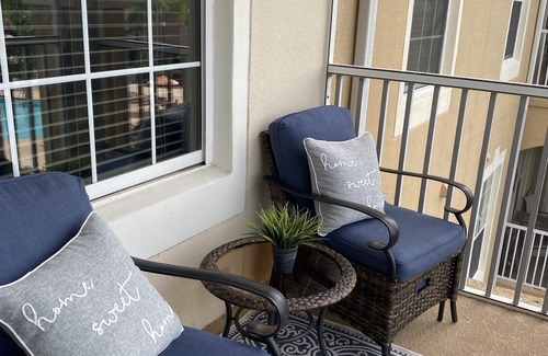 Windsor Hills Condo | Be our Guest - 3 bedroom, sleeps 7 + Condo w/pool view by Disney and Universal