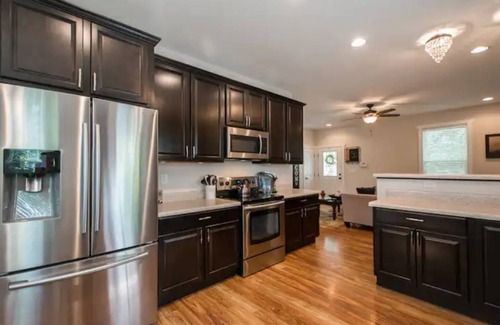 Skyland House | Be our guest-3-bedroom house in a great location!