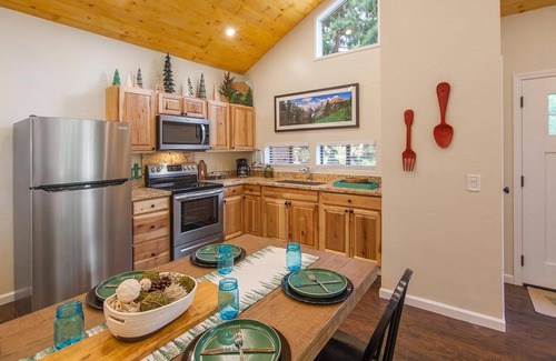 Fern Valley Cabin | Be Pine Vacation Home