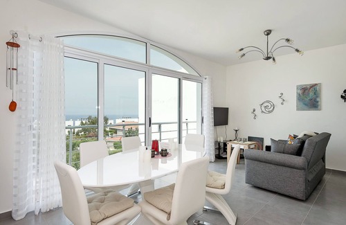 Kucukerenkoy Apartment | BE THE FIRST TO BOOK AND WIN A SPECIAL GIFT FROM US!!!