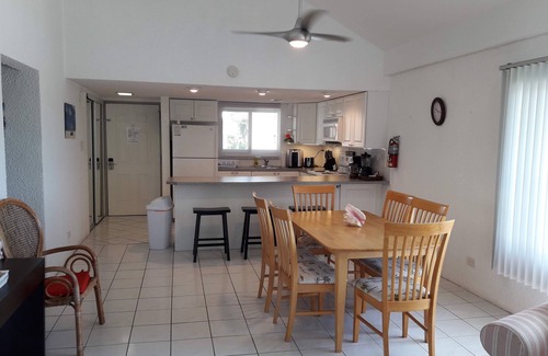 Seven Mile Beach Condo | BE WHERE THE CRUISE SHIP CROWDS CAN'T GO! Oceanfront resort on Seven Mile Beach