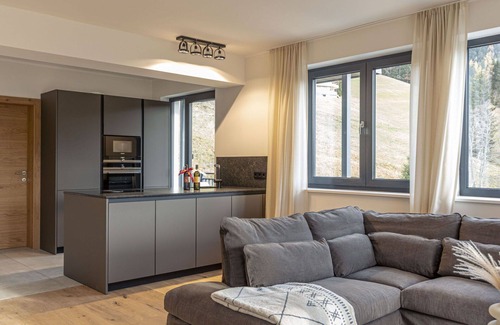 Sankt Martin am Tennengebirge Apartment | Beautiful apartment for 8 guests with pool, WIFI, TV, terrace and parking