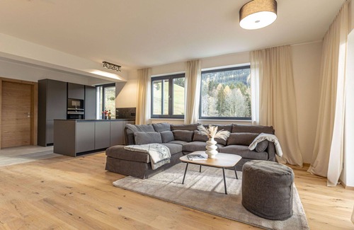 Sankt Martin am Tennengebirge Apartment | Beautiful apartment for 8 guests with pool, WIFI, TV, terrace and parking