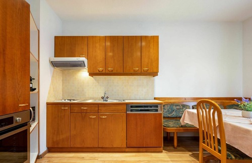Unterburg am Klopeiner See Apartment | Beautiful apartment for 4 guests with WIFI, TV, balcony and parking