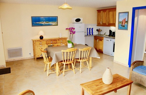 Barneville-Carteret House | BEACH 100 meters charges included water heating electricity ParkingPrivateGarden