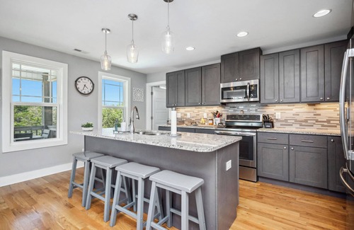 Long Beach House | Beach 45: Large, Modern Home Situated on the Davis Canal, Around 500 Feet to Bea