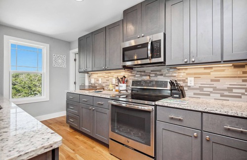 Long Beach House | Beach 45: Large, Modern Home Situated on the Davis Canal, Around 500 Feet to Bea