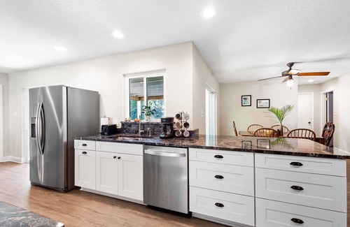 Melbourne Beach House | *BEACH 500ft!*Bikes*Walkable Island town*Views on St
