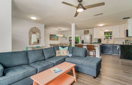 Ono Island House | Beach 6 min. drive, Bay Access 2 blocks away, RV Hookup in Driveway