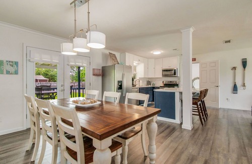 Ono Island House | Beach 6 min. drive, Bay Access 2 blocks away, RV Hookup in Driveway