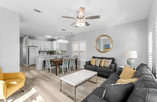 Miramar Beach House | Beach Access and Large Pool