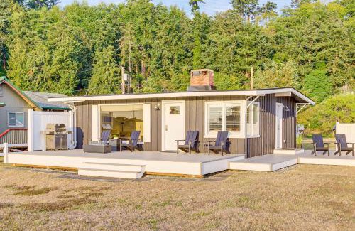 Lagoon Point House | Beach Access, Deck Waterfront Whidbey Island Home
