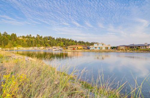 Lagoon Point House | Beach Access, Deck Waterfront Whidbey Island Home