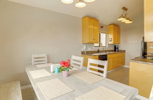 Manchester House | Beach Access & Hot Tub: Coastal Gem in Manchester