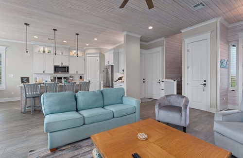 Port Aransas House | Beach Access | Hot Tub | Game Room | Sleeps 16