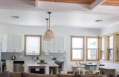 Treasure Cay House | Beach and Boaters Dream – New Build - 3bed/3 ½ bath Home w/Dock "Dragonfly"