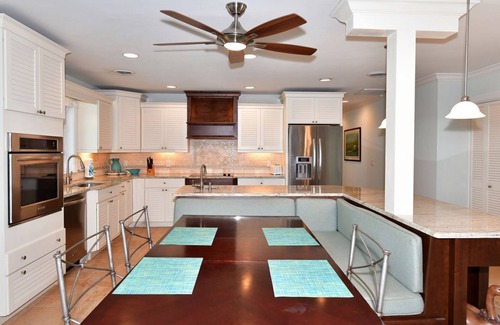 Longboat Key House | Beach and Boaters Paradise! Heated pool, Fish off the dock, walk to the beach!