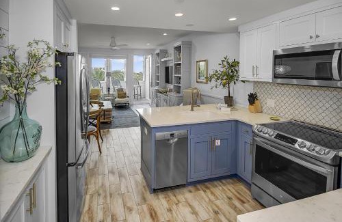 Seaside Apartment | Beach and Gulf Views from the Center of Seaside! condo
