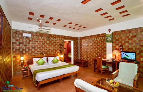 Thiruvananthapuram Resort | Beach and Lake Ayurvedic Resort, Kovalam