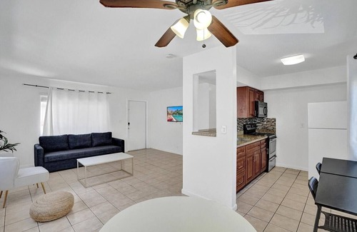 North Beach Apartment | Beach and Pool Retreat in Hollywood Beach