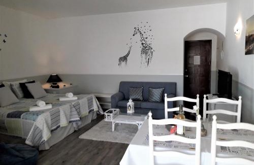 Porto de Mos Apartment | Beach and Pool Studio Apartment