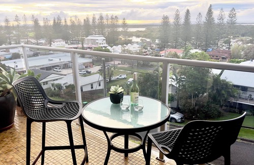 Yamba Apartment | Beach and town apartment with great views