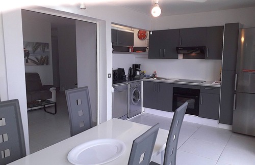 Nettle Bay Apartment | BEACH APARTMENT BETWEEN SEA AND LAGOON