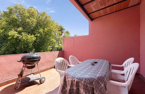 Malaga-Este Apartment | Beach Apartment in Malaga with Sea View, Terrace & Wi-Fi