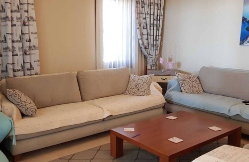 Dagbelen House | Beach apartment with large terrace and sea view
