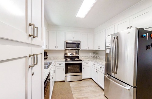 Edisto Island House | Beach Around the Corner Quiet Home w/2 Screened Porches, WiFi & Laundry