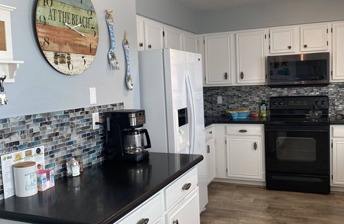 Galveston House | Beach-Bay Bungalow, golf cart included!