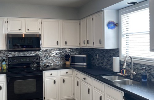 Galveston House | Beach-Bay Bungalow, golf cart included!