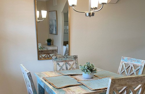 Indian Shores Condo | BEACH / BAY Condo! See our 5 ⭐️Reviews